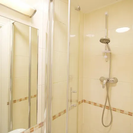 Balmoral House Hotel-3